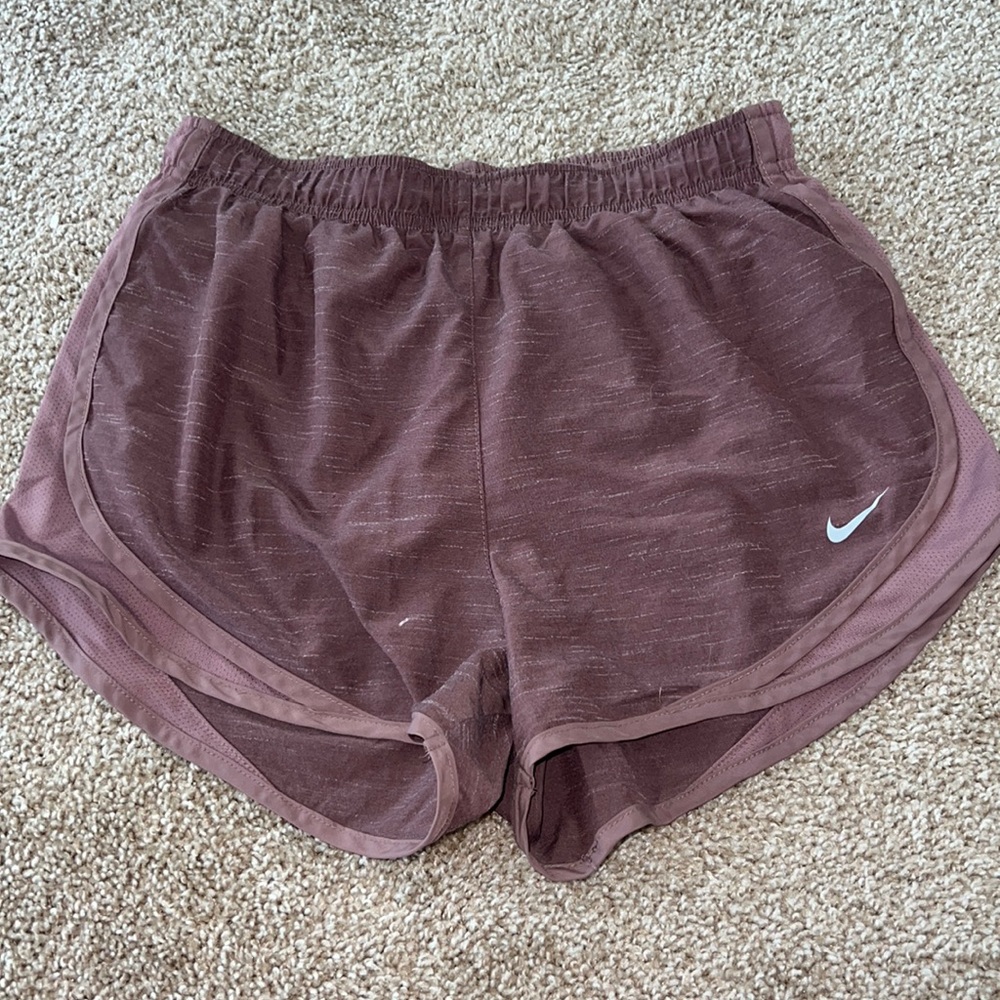 Women’s Nike shorts. Size s. Mauve color